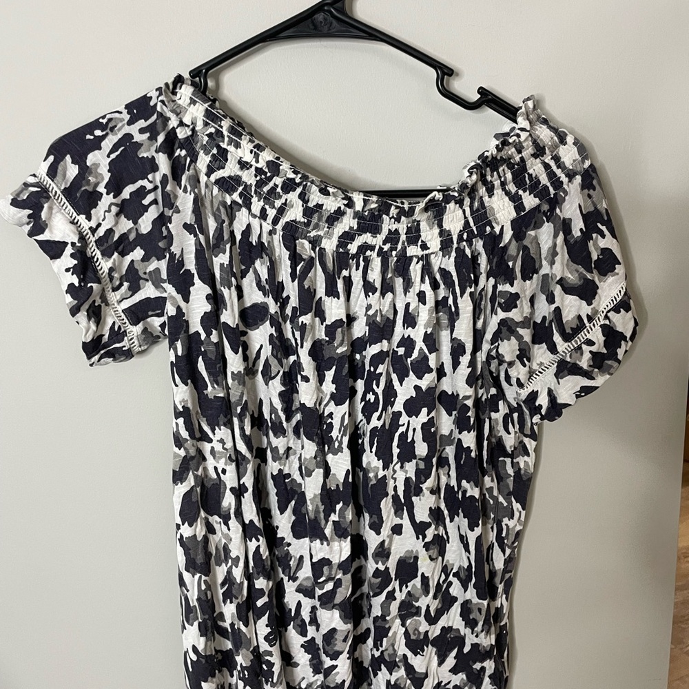 Max Jeans Off the Shoulder Smocked Top Blouse Peasant Small Excellent Condition